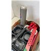 Image 3 : 2 BOXES OF KITCHEN WARE