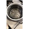 Image 5 : NINJA FOODI PRESSURE COOKER/AIR FRYER TESTED AND WORKING