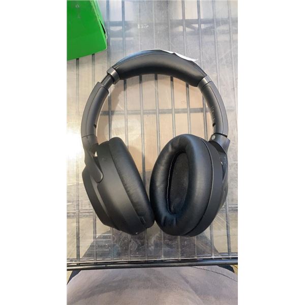 SONY WH1000 OVER EAR NOISE CANCELLING HEADPHONES TESTED AND WORKING, RETAIL $429