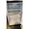 Image 2 : BLACK DANBY MILLENIUM BAR FRIDGE