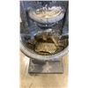 Image 2 : 5FT TALL ELECTRIC FOUNTAIN WORKING