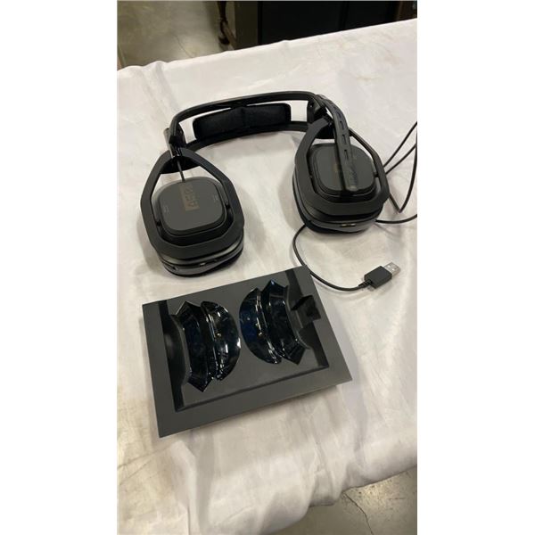 ASTRO A50 WIRELESS HEADSET XB1 GEN4 WITH DOCK - TESTED WORKING, RETAIL $399