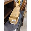 Image 1 : 4 NEW UNIVERSAL TV STANDS