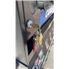 Image 6 : FASTBREAK CANDY AND SNACK VENDING MACHINE WITH KEYS
