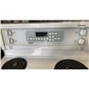 Image 2 : KENMORE ELECTRIC 4 BURNER RANGE WORKING