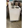 Image 9 : KENMORE ELECTRIC 4 BURNER RANGE WORKING