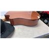 Image 11 : EPIPHONE AJ-100CENA ACOUSTIC GUITAR AND 2 COWBOY HATS