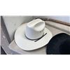 Image 4 : EPIPHONE AJ-100CENA ACOUSTIC GUITAR AND 2 COWBOY HATS