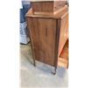 Image 8 : ANTIQUE DRESSER