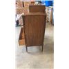 Image 9 : ANTIQUE DRESSER