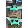 Image 3 : 3 NEW STAR WARS BABY YODA PLUSH BLANKETS WITH HOOD