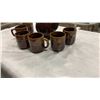 Image 2 : MID CENTURY POTTERY TEAPOT AND 6 MUGS