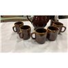 Image 3 : MID CENTURY POTTERY TEAPOT AND 6 MUGS