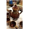 Image 6 : MID CENTURY POTTERY TEAPOT AND 6 MUGS