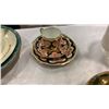 Image 5 : SHELLY AND WILEMAN CUP AND SAUCER SET, METRO NELSON WARE CUP AND SAUCER SET, GIBSON TEAPOT, MANTLES 