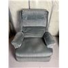 Image 8 : "Genuine PeopLoungers"