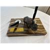 Image 2 : Marble like pen holder with bison