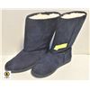 Image 1 : LADIES SIZE 8 DAWGGS WINTER UGG STYLE