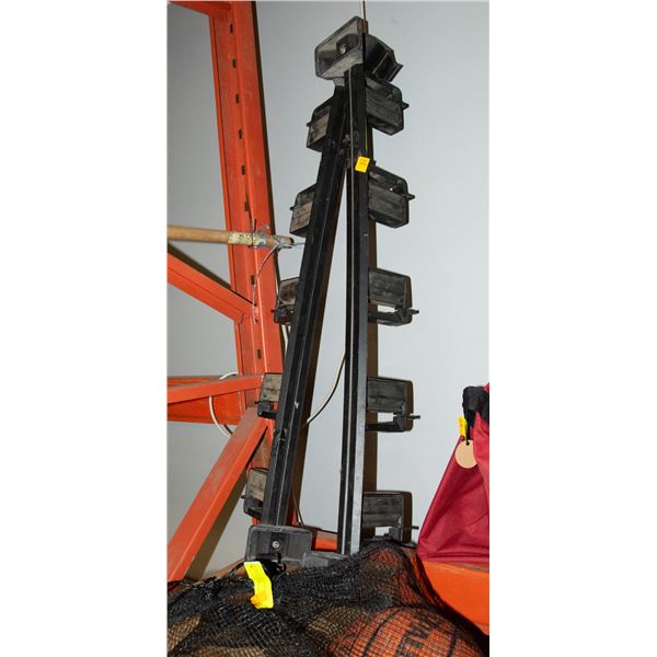 ROOFTOP SKI RACK