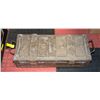 Image 1 : VINTAGE AMMO BOX, 2 SHELL 105 MM, 2 FEET LONG