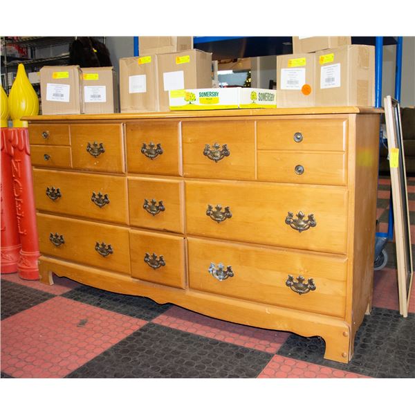 WOOD DRESSER