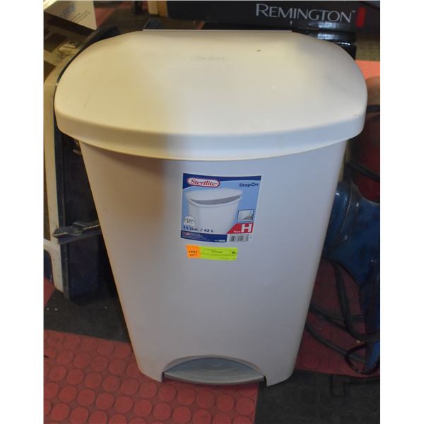 11 GALLON GARBAGE STEP CAN