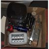 Image 1 : BOX WITH SUNBEAM COFFEE MAKER, TOASTER, WOOD