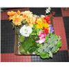 Image 1 : BOX OF SILK FLOWERS