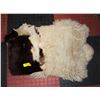 Image 1 : AUTHENTIC 3FT SHEEPSKIN & COWHIDE RUGS-ESTATE