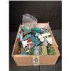 Image 8 : Large group of assorted military toys - includes tanks/ trucks/ airplanes/ bags full of miniature so