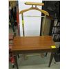 Image 1 : 1 PIANO STOOL & A WOODEN & BRASS BUTLER