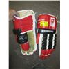 Image 1 : PAIR OF SHERBROOKE 1085 HOCKEY GLOVES