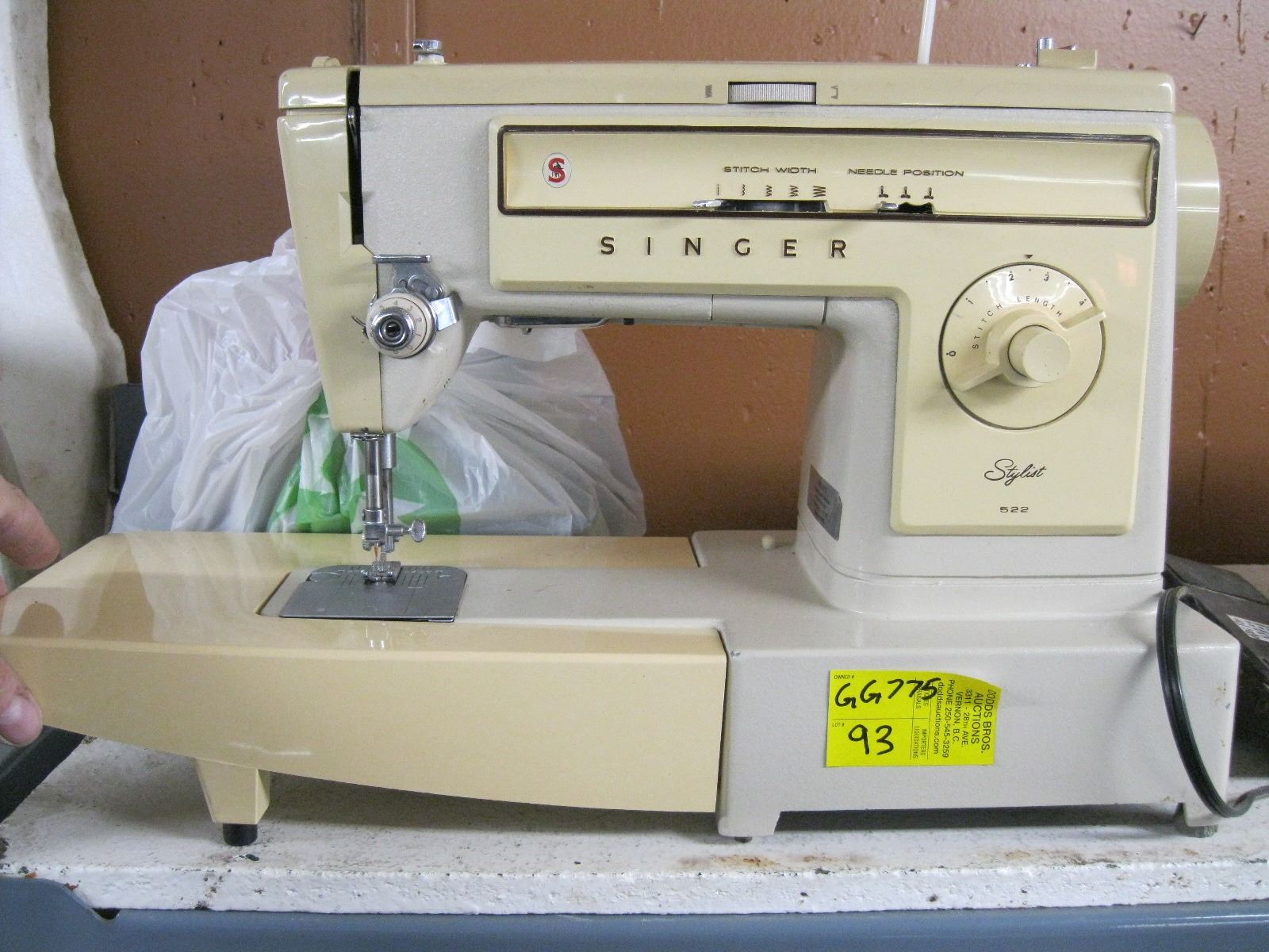 SINGER STYLIST 522 SEWING MACHINE