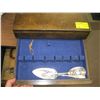 Image 3 : WOODEN CASE OF 1947 ROGERS PRO DAFFODIL CUTLERY