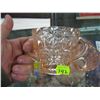 Image 2 : 3 PIECE DEPRESSION GLASS SET