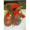 Image 1 : PAIR OF BEADED MOCCASINS