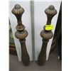 Image 1 : 2 DECORATIVE POSTS