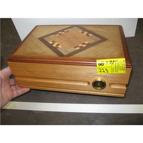 WOODEN HUMIDOR