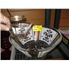 Image 2 : VINTAGE CHIP & DIP BOWL SET & RADIO