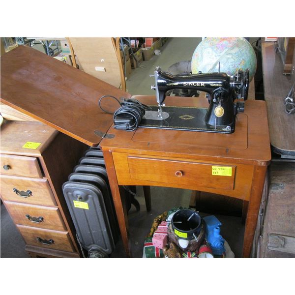 SINGER SEWING MACHINE IN CABINET