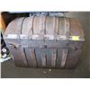 Image 1 : WOOD & METAL HUMPBACK STEAMER TRUNK