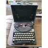 Image 1 : REMINGTON PORTABLE TYPEWRITER IN CASE