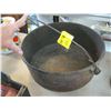 Image 1 : 1 LG. CAST IRON POT W/HANDLE