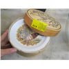 Image 1 : WINE PLATE SET IN WOODEN ROUND HOLDER