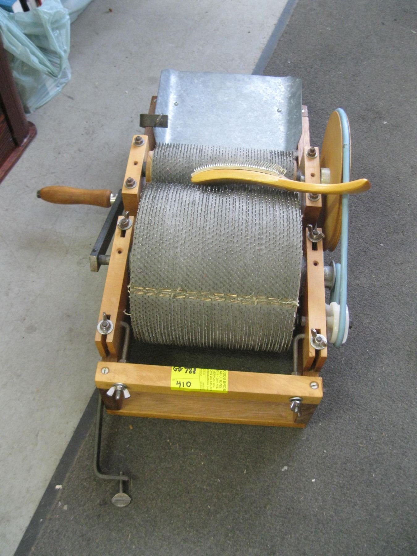 DRUM CARDER WOOL MACHINE W/EXTRA PADDLE