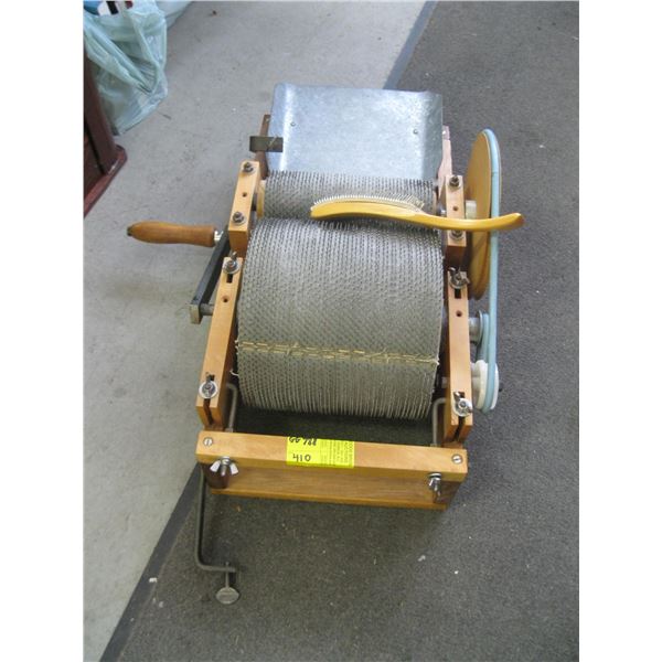 DRUM CARDER WOOL MACHINE W/EXTRA PADDLE