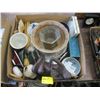Image 1 : FLAT OF GLASSWARE, STATUE, ETC.
