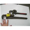 Image 1 : 2 PIPE WRENCHES