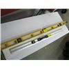 Image 1 : 1 YELLOW LEVEL & 1 LEVEL RULER