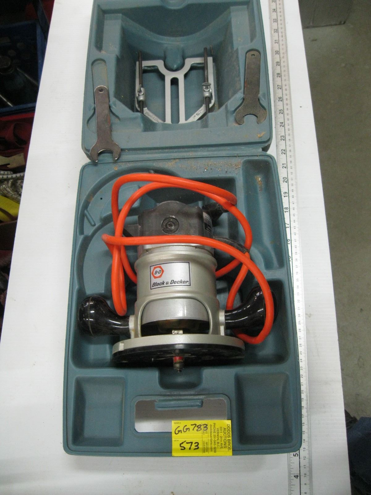 BLACK & DECKER ROUTER